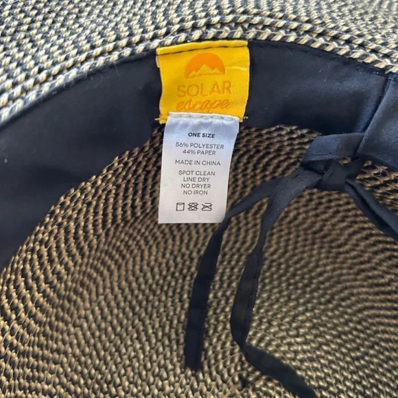 Solar Escape UPF 50+ Sun Protection Hat Adjustable Size - Picture 4 of 6